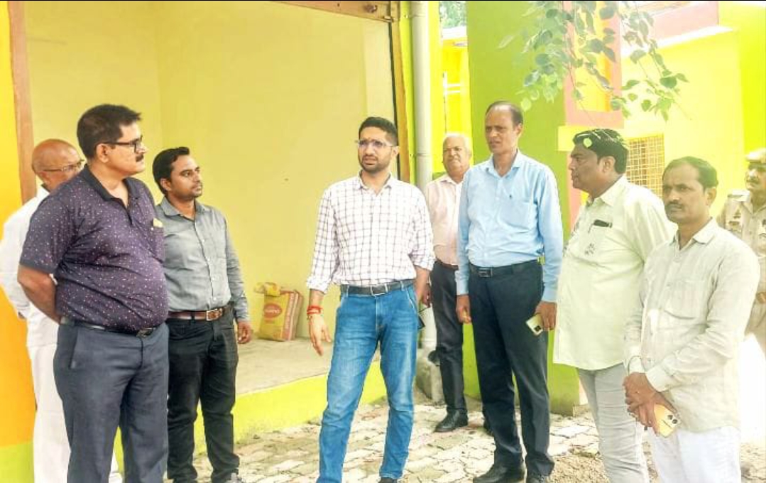 सीडीओ ने हॉट बाजार व हर घर नल योजना का किया निरीक्षण, दिए निर्देश