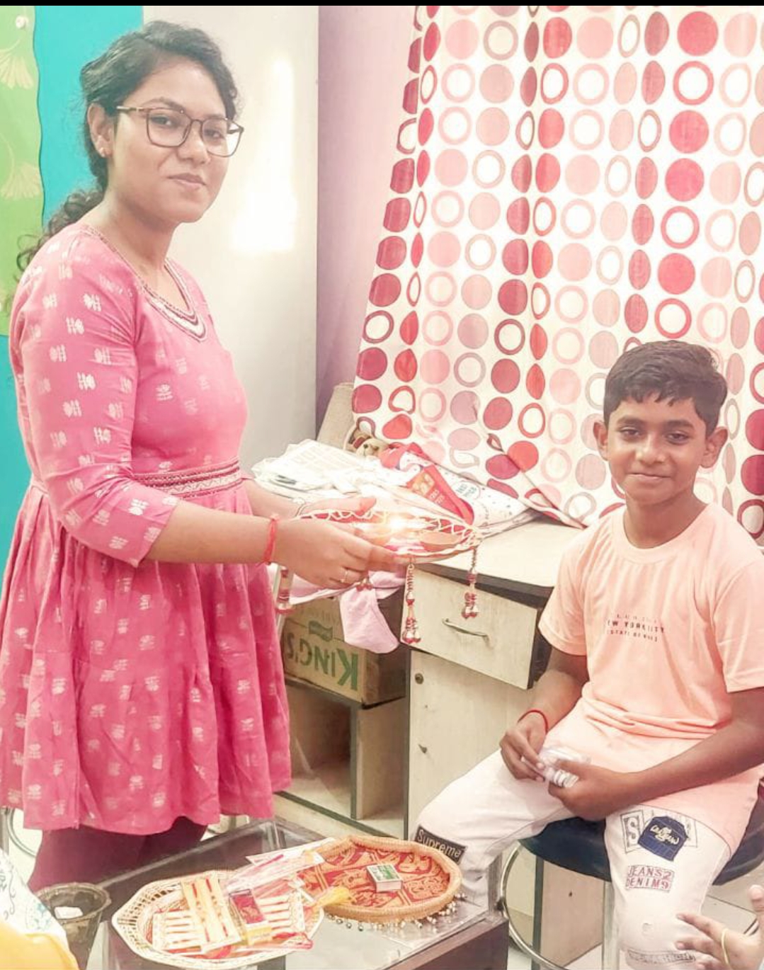 रक्षाबंधन त्योहार पर बाजार से लेकर गांव तक रही रौनक