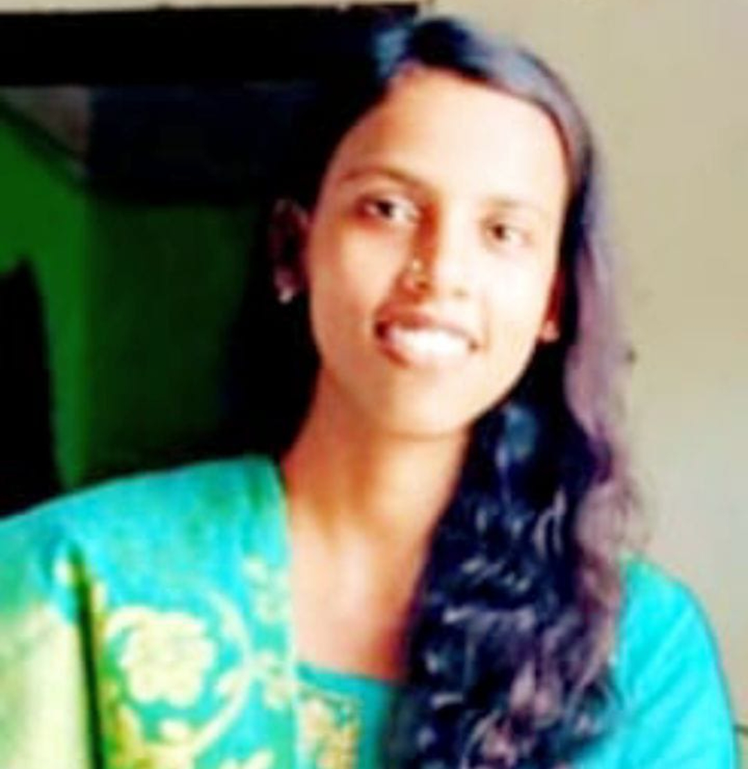 ग्राम प्रधान की बेटी बनी डॉक्टर, महिलाओं में खुशी