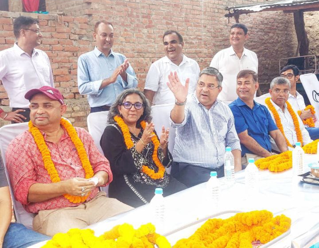 एचडीएफसी के डिप्टी मैनेजिंग डायरेक्टर किसानो से हुए रूबरू, जानी किसानों के प्रगति की कहानी