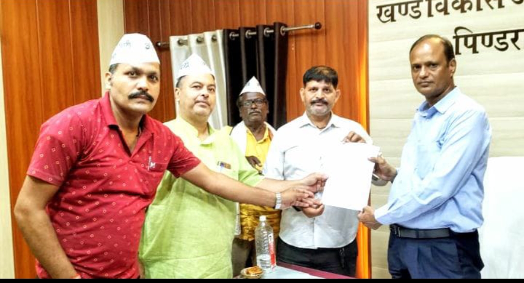 आप ने बीडीओ को सौंपा ज्ञापन