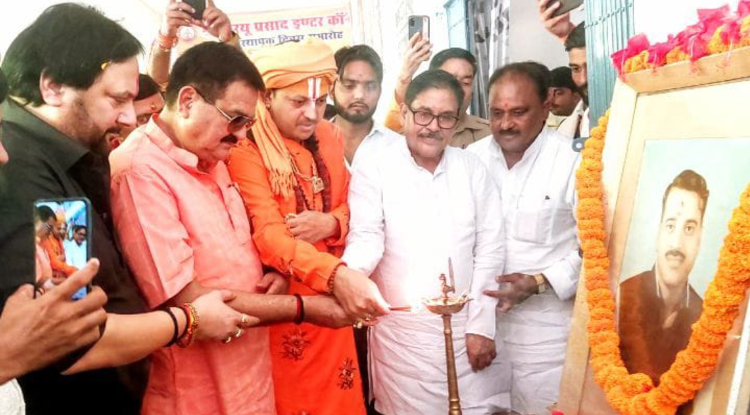 संस्कार से ही देश का भविष्य सँवरता हैडॉ दयाशंकर मिश्रा दयालू गुरुसंस्थापक दिवस पर अतिथियों ने छात्रों को किया सम्बोधित।