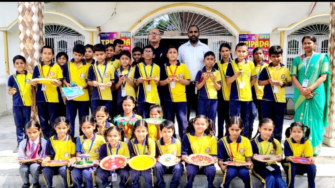 त्रिपदा पब्लिक स्कूल में रंगोली और दीया सजावट प्रतियोगिता का हुआ आयोजन