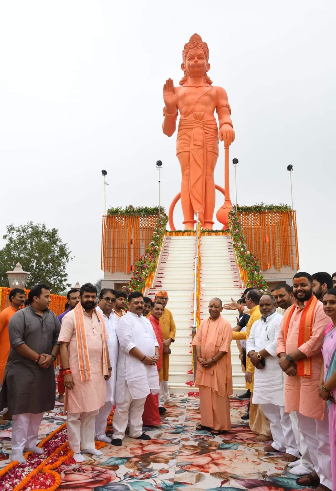 मुख्यमंत्री ने काजीसराय के पास स्थापित विशाल हनुमान प्रतिमा का पूजन अर्चन एवं परिक्रमा कर लोकार्पण किया मुख्यमंत्री योगी आदित्यनाथ ने