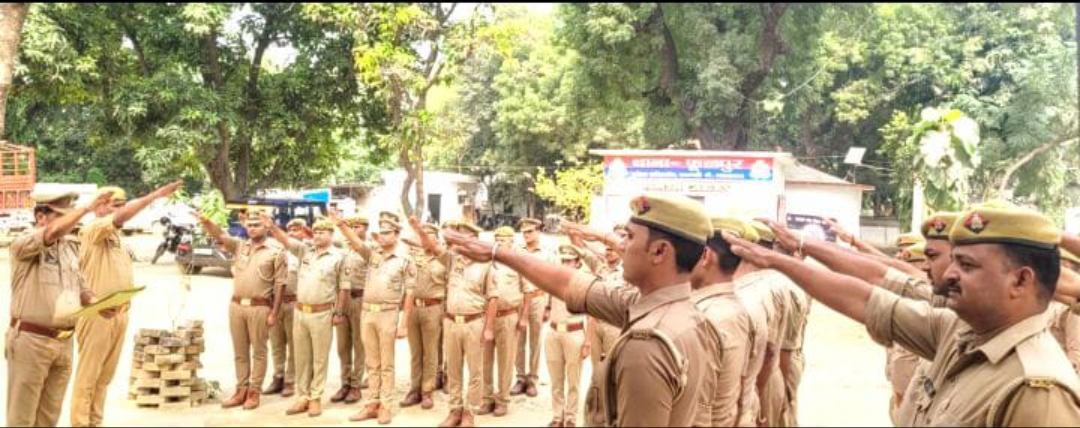 राष्ट्रीय एकता दिवस पर पुलिस कर्मियों को दिलाई शपथ