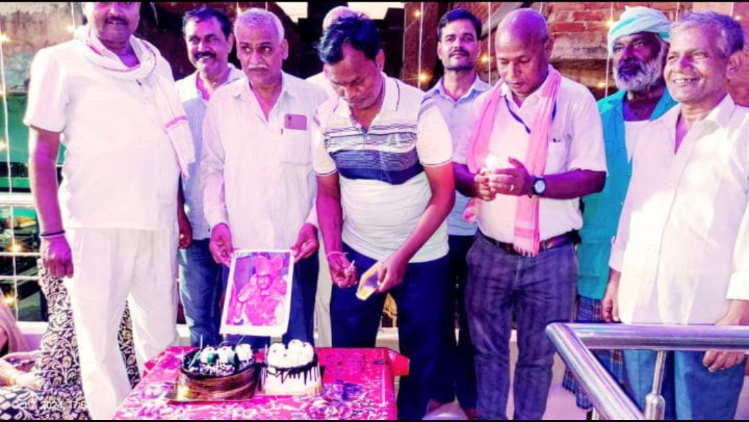 कांग्रेस पार्टी अध्यक्ष का मनाया जन्मदिन