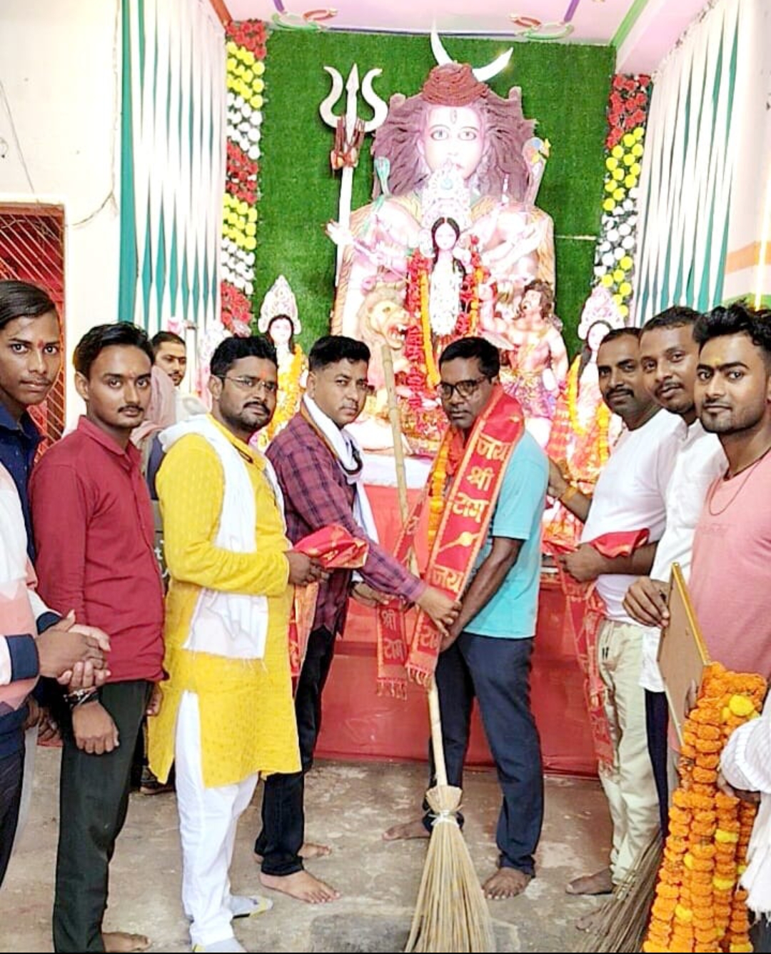 व्यापार मण्डल ने सफाई देवदूतों का किया सम्मान