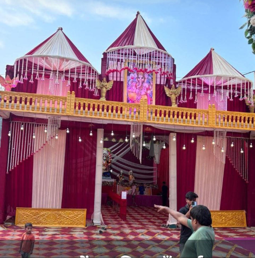 माँ दुर्गा की प्रतिमा पंडालों में हुई स्थापित