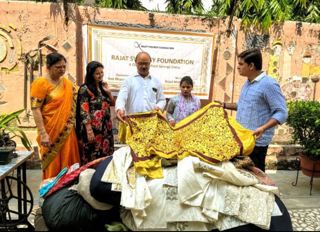 महिलाओं को आत्मनिर्भर बनाने के लिए आगे आया रजत सिनर्जी फाउंडेशन