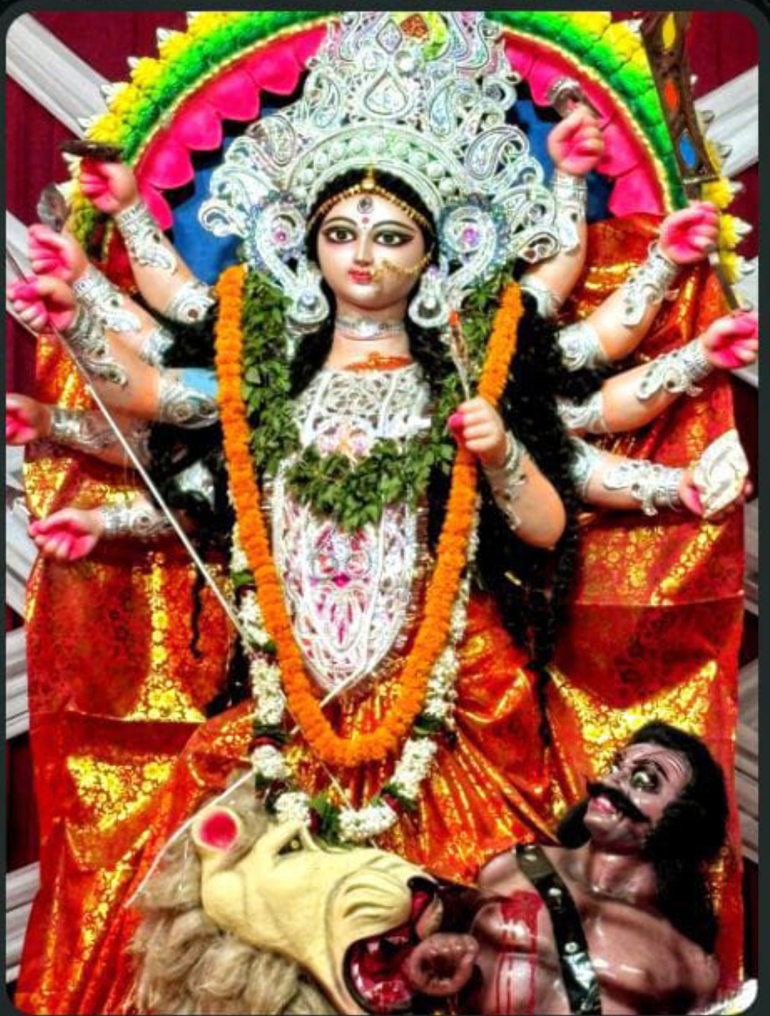 ग्रामीण क्षेत्रों के पंडालों में उमड़ी भीड़