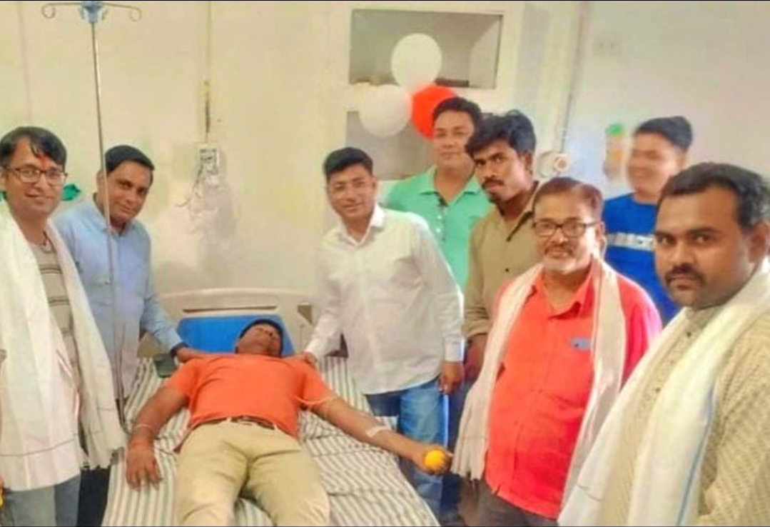 व्यापार मंडल के तत्वाधान में हुआ रक्तदान