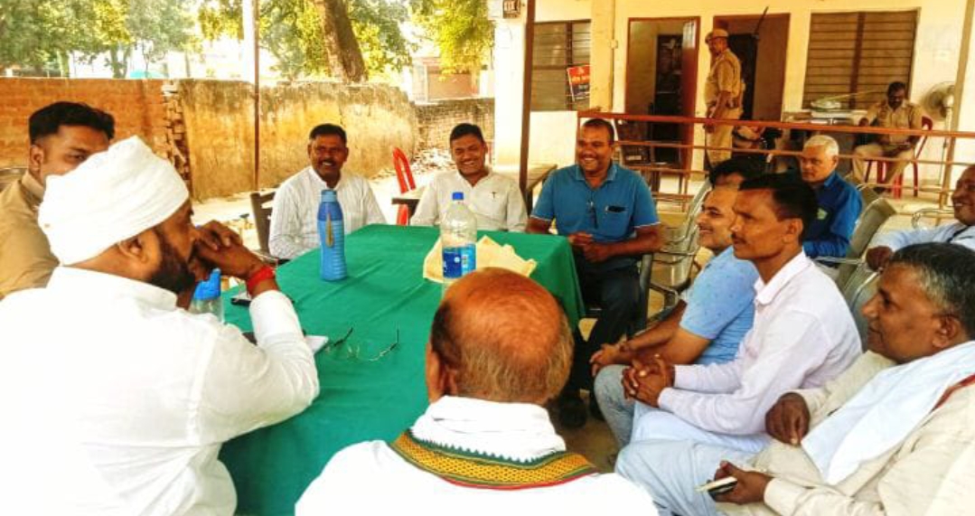 पीएम मोदी से मिलने जाते समय कांग्रेसियों को पुलिस ने लिया हिरासत में