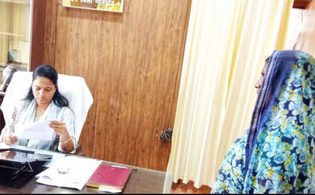 मानदेय समेत अनेक मांगों को लेकर एसडीएम को सौंपा पत्रक