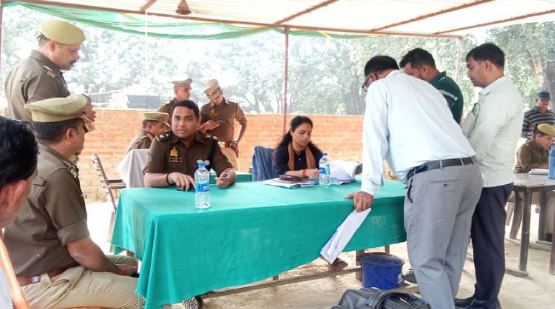 थाना दिवस पर पहुचे डीसीपी व एसडीएम