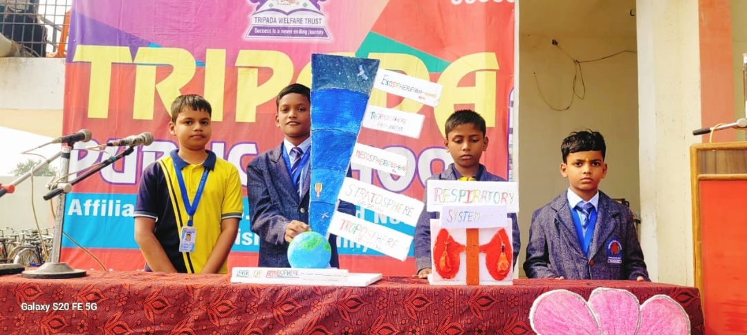 त्रिपदा पब्लिक स्कूल में हुआ विज्ञान प्रदर्शनी का आयोजन