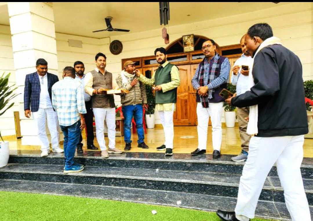 भाजपा के जीत पर कार्यकर्ताओं ने मनाया जश्न