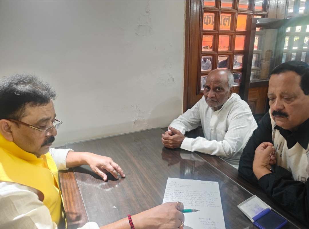 प्रधानमंत्री के संसदीय कार्यालय में मंत्री ने की जनसुनवाई