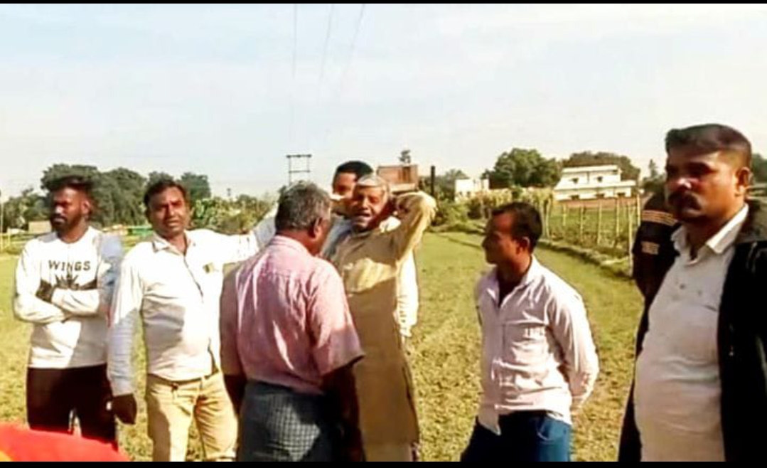 ग्रामीणों ने पुराना मोटर देख हुए आक्रोशित, किया बैरंग वापस