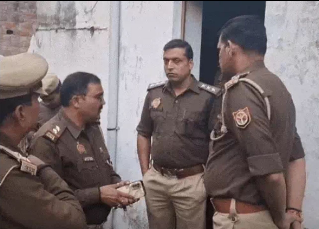 वाराणसी में रि. एयफोर्स अफसर घर में जिंदा जला: