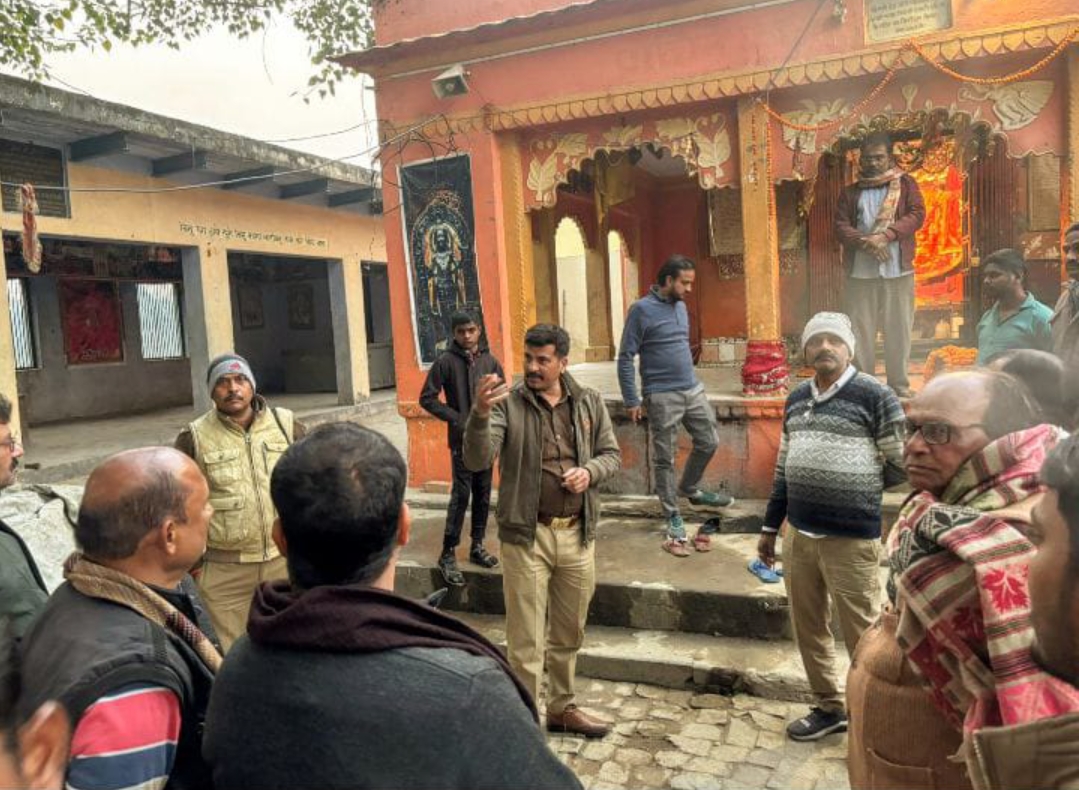 मंदिर में चोरी का खुलासा करने वाली पुलिस टीम को किया सम्मानित
