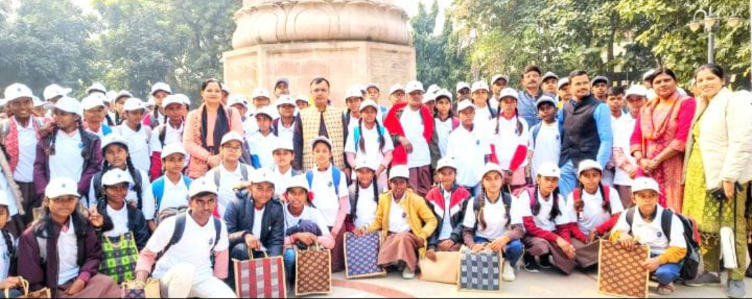 एक्सपोजर विजिट के तहत सारनाथ का छात्र व छात्राओं ने किया भ्रमण