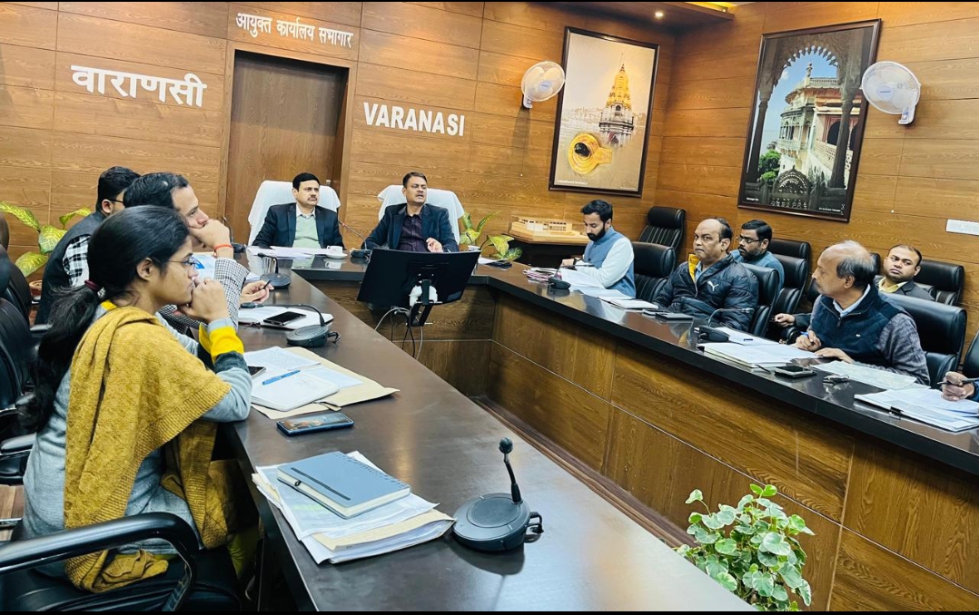 मंडलायुक्त की अध्यक्षता में जनपद में निर्माणाधीन सभी छह सड़कों की प्रगति की समीक्षा की गयी