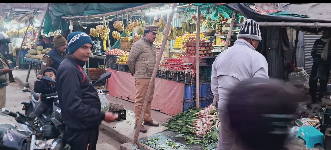 सड़क पर अतिक्रमण किया तो खैर नहीं