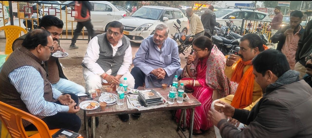 स्मृति ईरानी ने चाय की चुस्की के साथ अपने पुराने अंदाज को फिर किया तरो ताजा