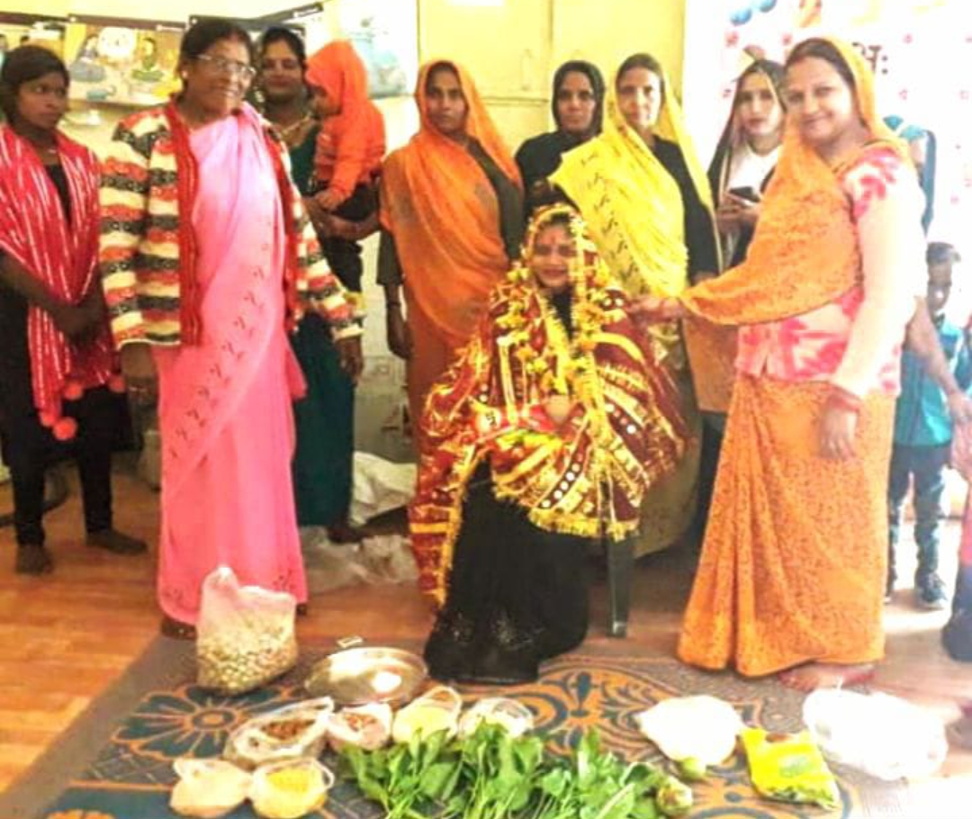 आंगनवाड़ी केंद्र पर हुई गोद भराई