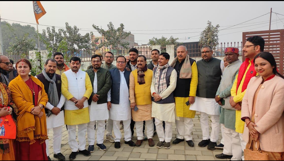 वाराणसी के क्षेत्रीय कार्यालय रोहनिया में जिलाध्यक्ष के संगठनात्मक चुनाव में 107 लोगों ने जिलाध्यक्ष की दावेदारी पेश किया।