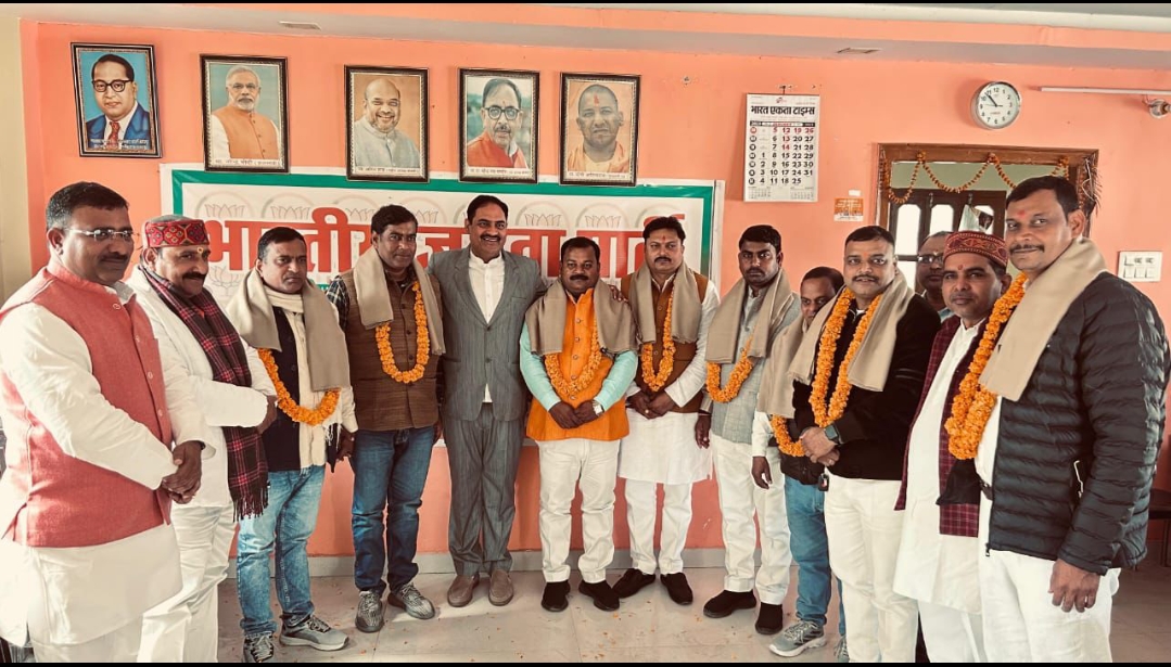 भाजपा के वर्तमान एवं पूर्व मंडल अध्यक्षों को किया गया सम्मानित