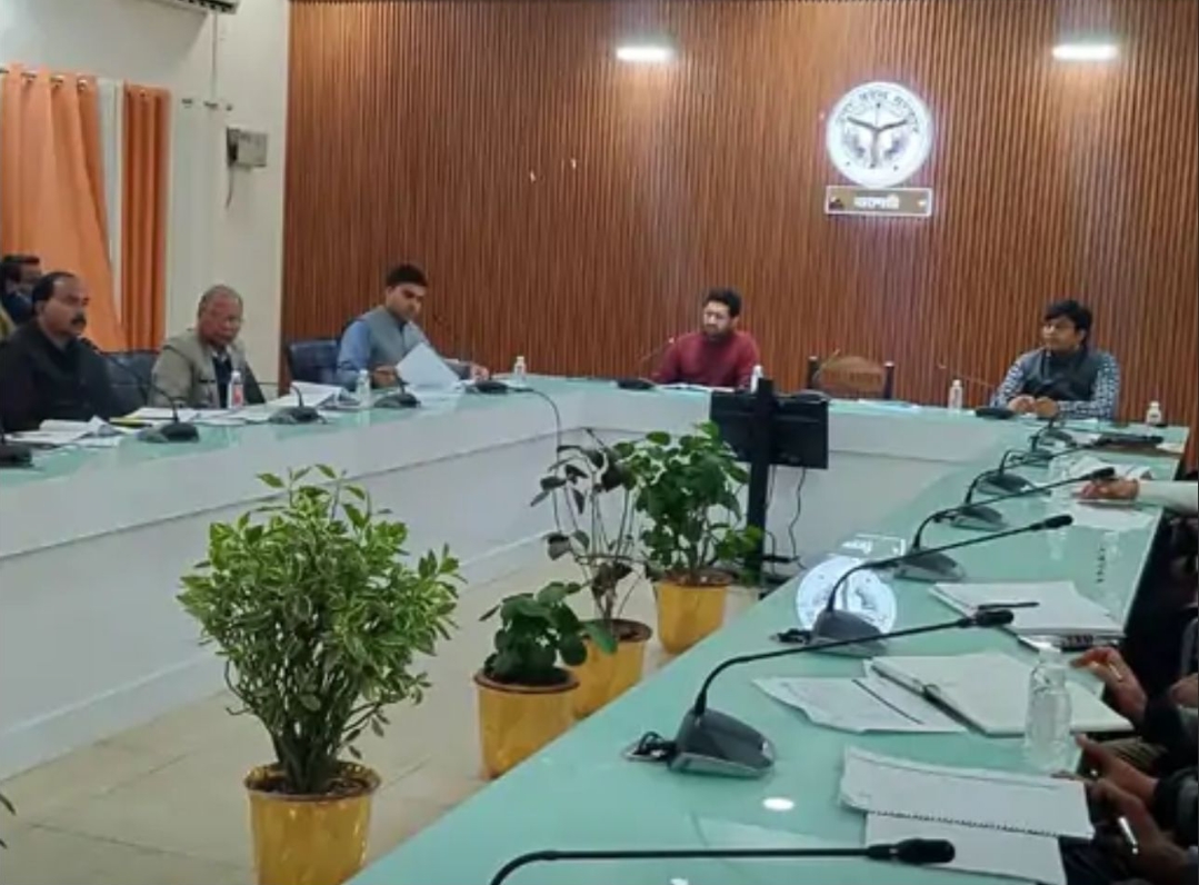 वाराणसी में प्राथमिक स्कूलों के गेट पर लगेंगे सीसी कैमरे