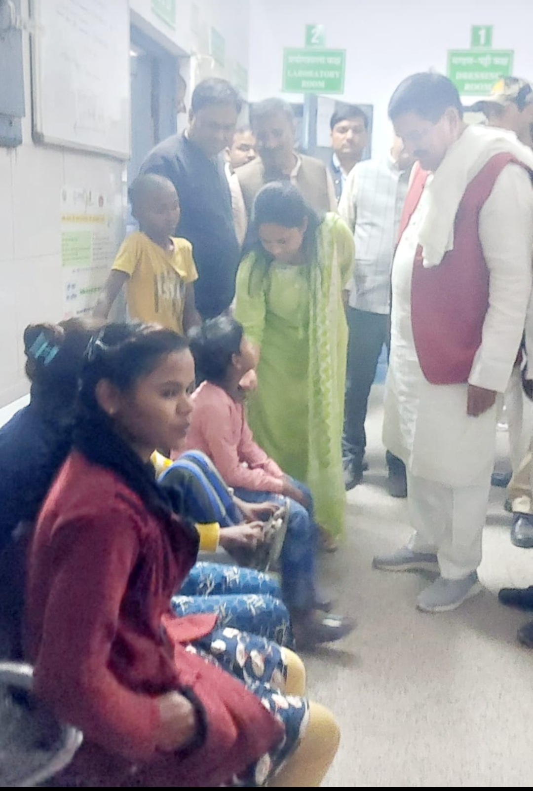 गोल गप्पे खाने से फ़ूड प्वाजनिंग के शिकार हुए डेढ़ दर्जन लोग