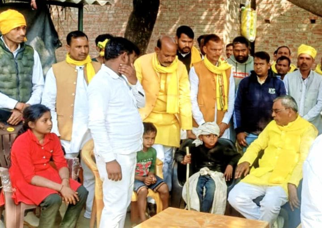 शोक संवेदना करने पहुंचे कैबिनेट मंत्री ओमप्रकाश राजभर