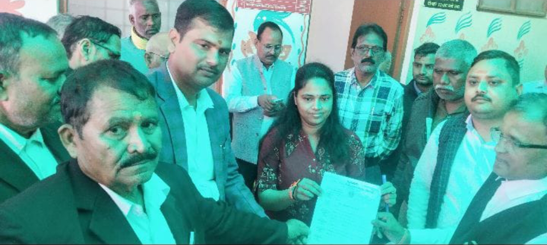 प्रयागराज को लेकर पिंडरा के वकीलो में आक्रोश, निकाला जुलूस