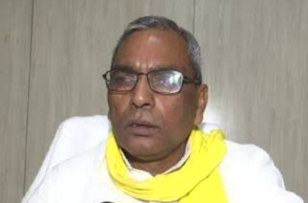 गोरखपुर में राजभर का अखिलेश पर तंज; बोले-जब जीतते हैं तो कफन भेंट नहीं करते