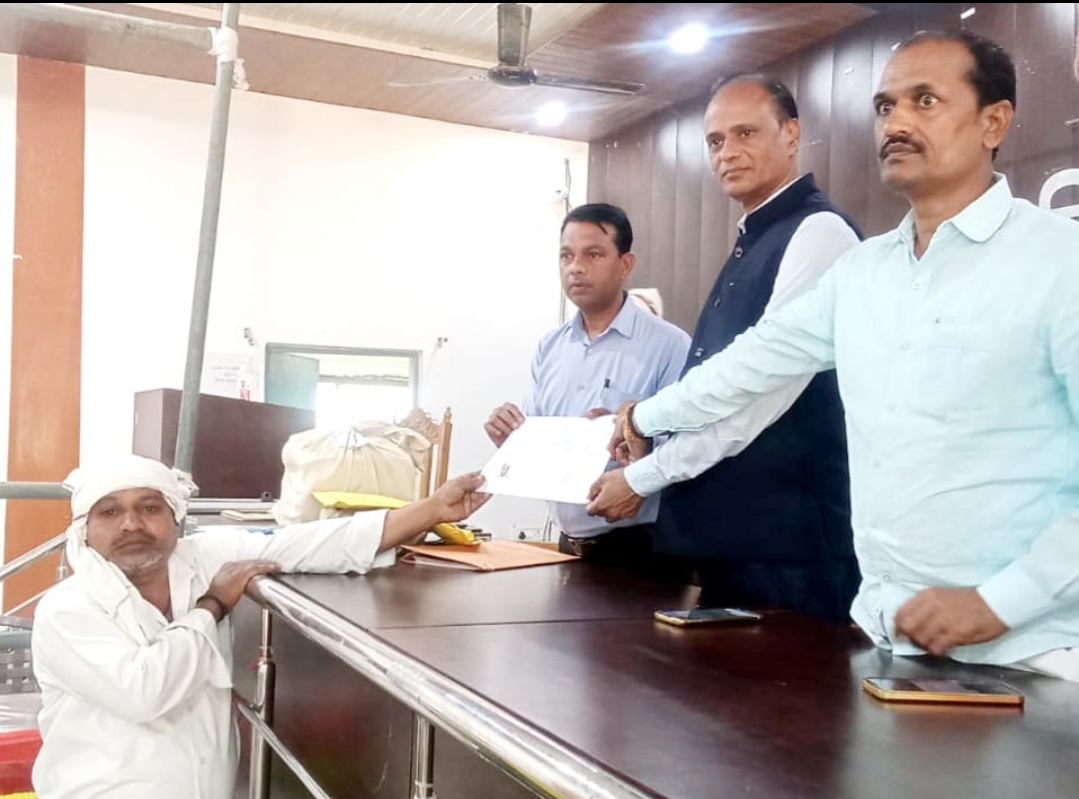 मंगारी के ग्राम प्रधान बने विजय बहादुर