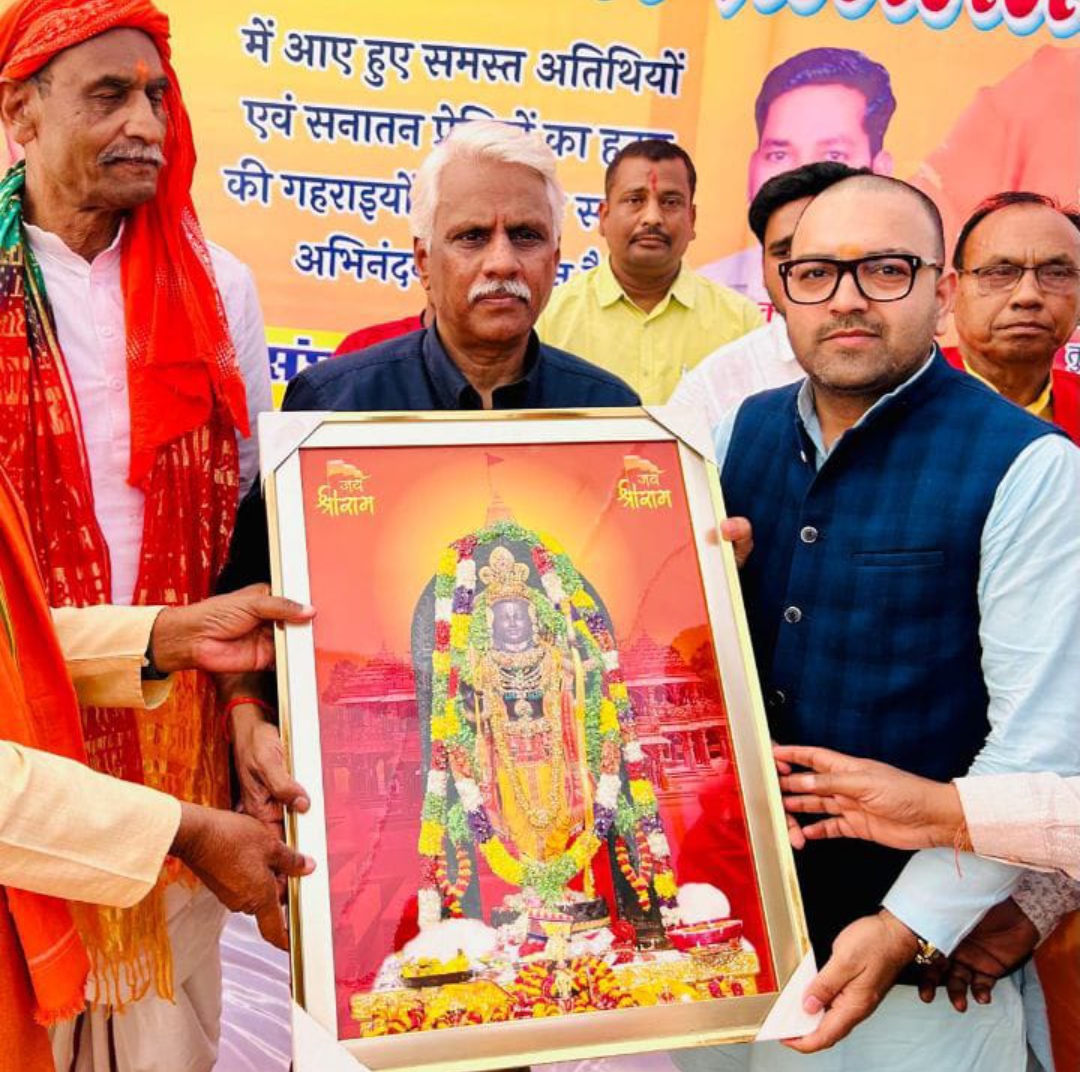 प्रखर राष्ट्र वादी वक्ता पुष्पेंद्र कुलश्रेष्ठ हुए सम्मानित