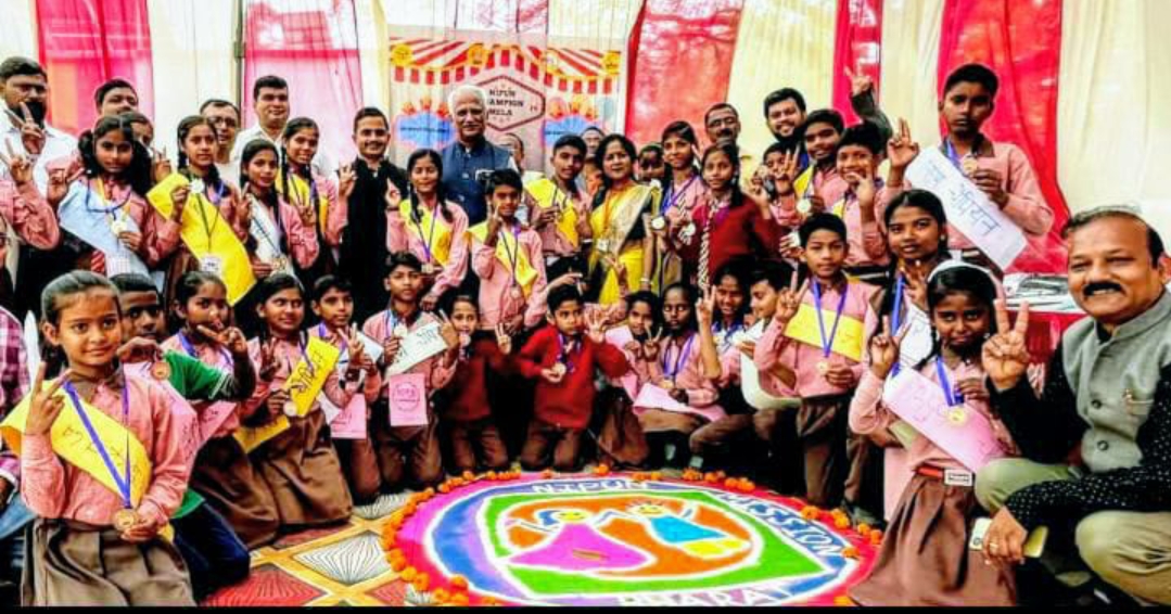 निपुण चैंपियन ने मेले में दिखाई प्रतिभा, अधिकारियों ने दी शाबाशी