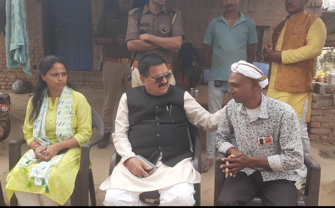 विधायक ने पीड़ित परिवार को दिया मदद का आश्वासन