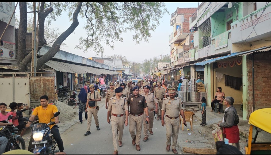 होली पर्व को लेकर डीसीपी गोमती जोन किया पैदल गस्त,दिए आवश्यक निर्देश