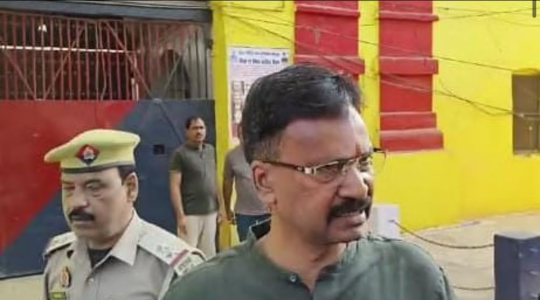 48 दिनों के बाद सांसद राकेश राठौर जेल से हुए रिहा, दुष्कर्म का लगा है आरोप