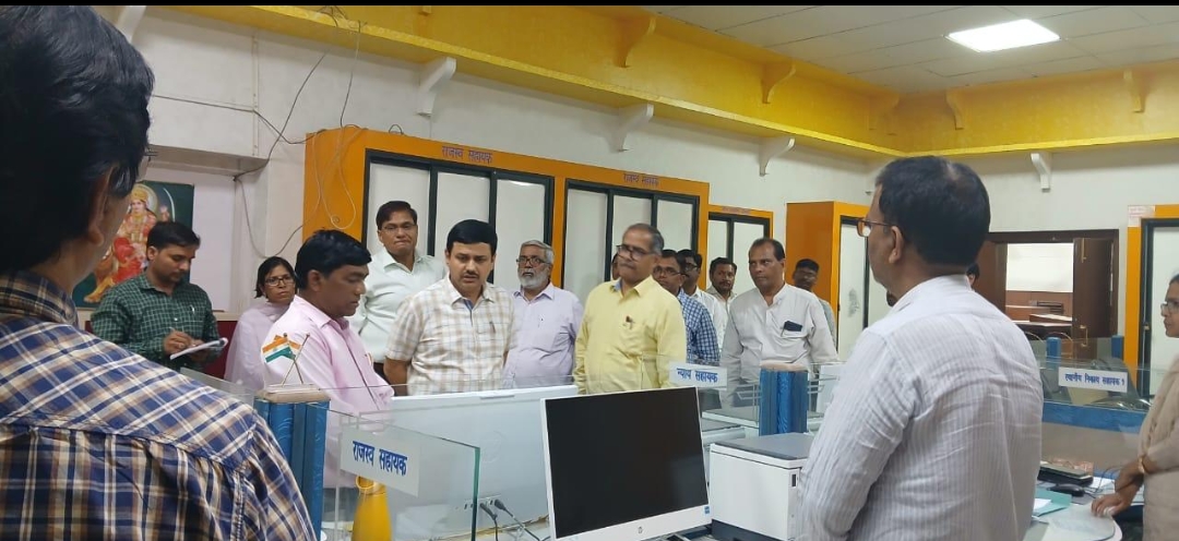 मंडलायुक्त ने कमिश्नरी न्यायालय का निरीक्षण किया