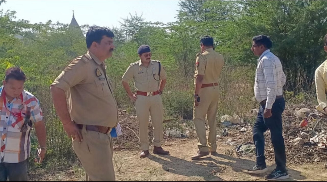 वाराणसी में 25 हजार का इनामी अरेस्ट