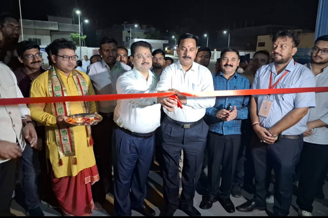 वाराणसी में BSA ने 6 शिक्षक निलंबित किए; समय से स्कूल न पहुंचने और गाली-गलौज करने में हुई कार्रवाई