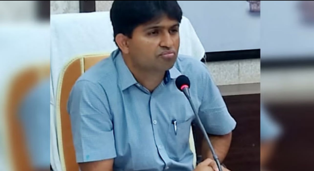 आईएएस विजय किरन आनंद बने इन्वेस्ट यूपी के नए सीईओ