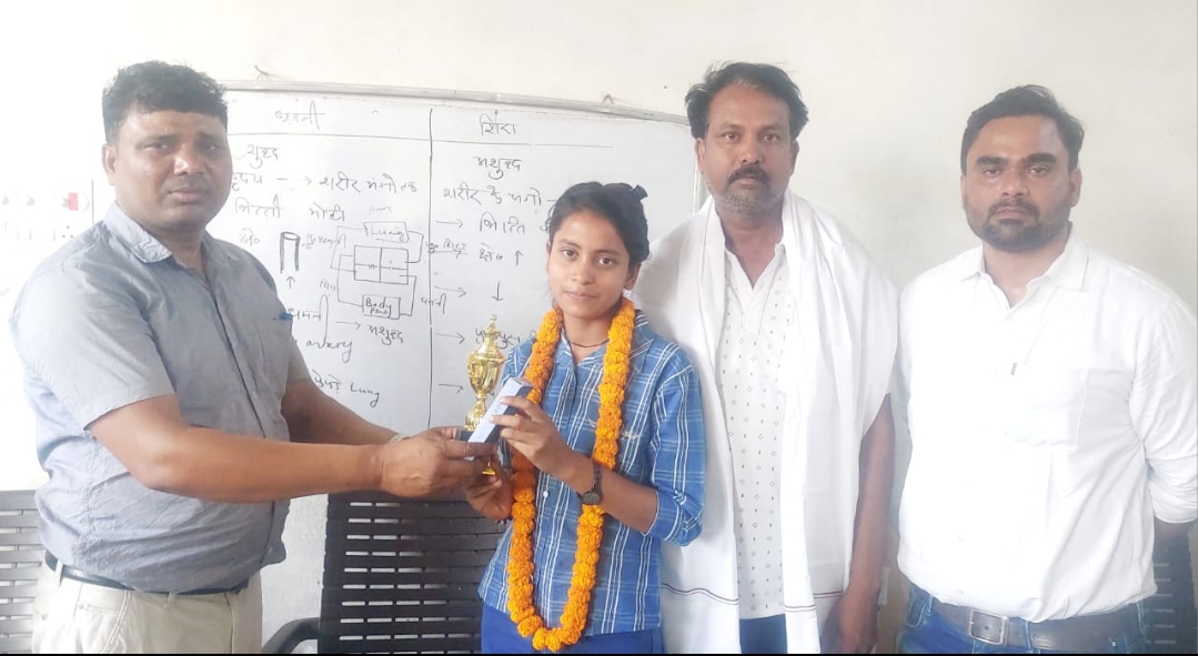 पिंडरा क्षेत्र के आधा दर्जन मेधावी ने पाया 90 फ़ीसदी से अधिक अंकमेधावी का हुआ सम्मान