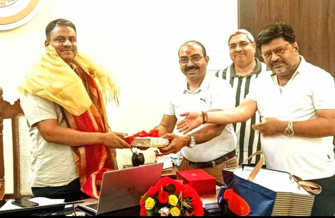 मंडलायुक्त को उद्यमियों ने किया सम्मानित