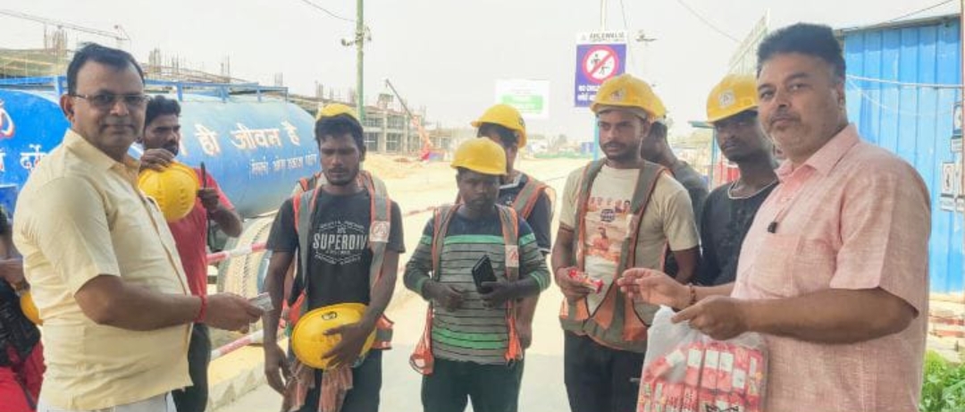 श्रमिक दिवस पर श्रमिकों को दी बधाई