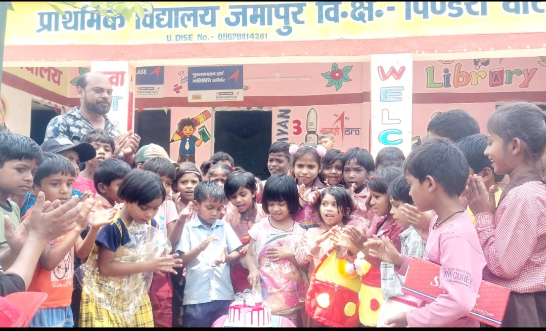 समाजसेवी व्यापारी ने अपना जन्मदिन मनाया बच्चों के साथ